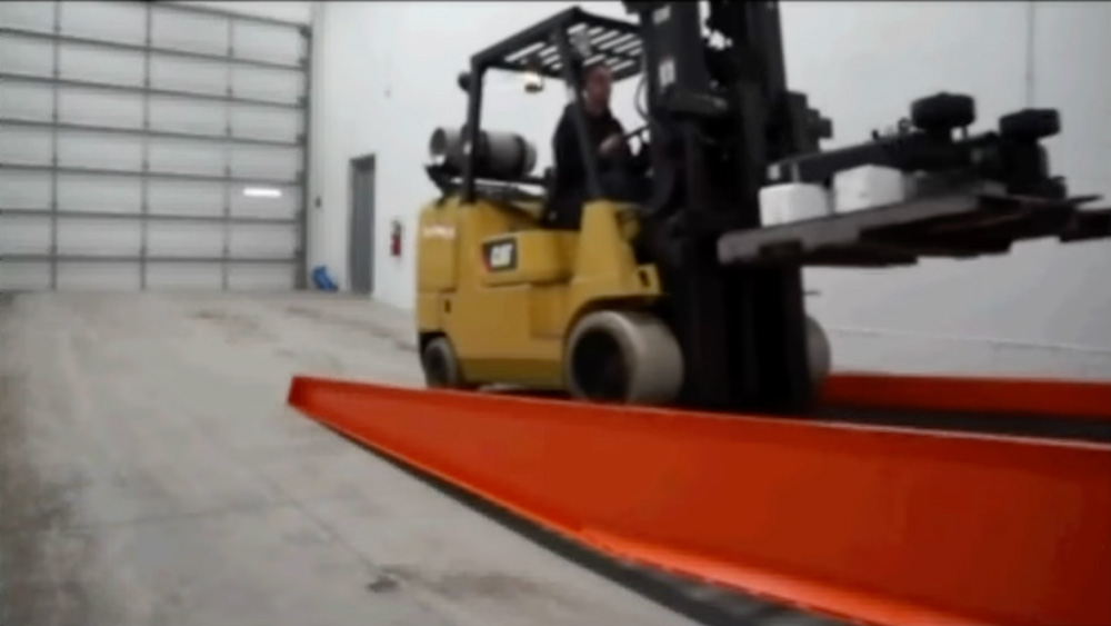Yard Ramp for loading material with a forklift